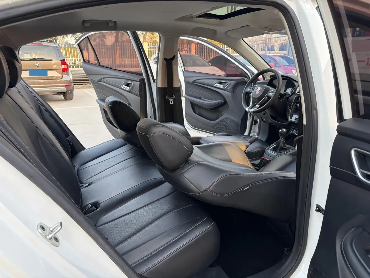 2019 Roewe i5 1.5L 120HP L4 5MT,autocango,china used car exporter,china ev exporter,chinese used car exporter,chinese used ev exporter