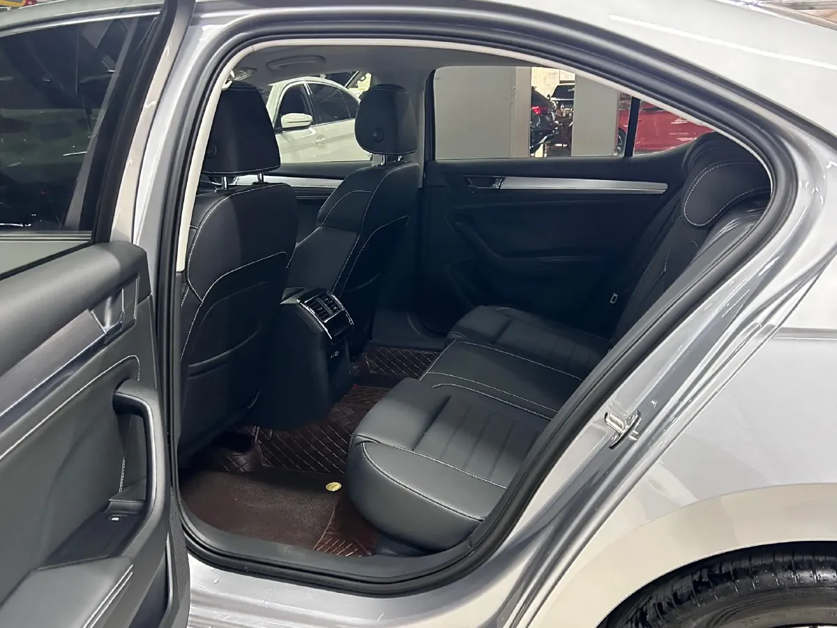 2023 Skoda Superb 1.4T 150HP L4 7DCT,autocango,china used car exporter,china ev exporter,chinese used car exporter,chinese used ev exporter