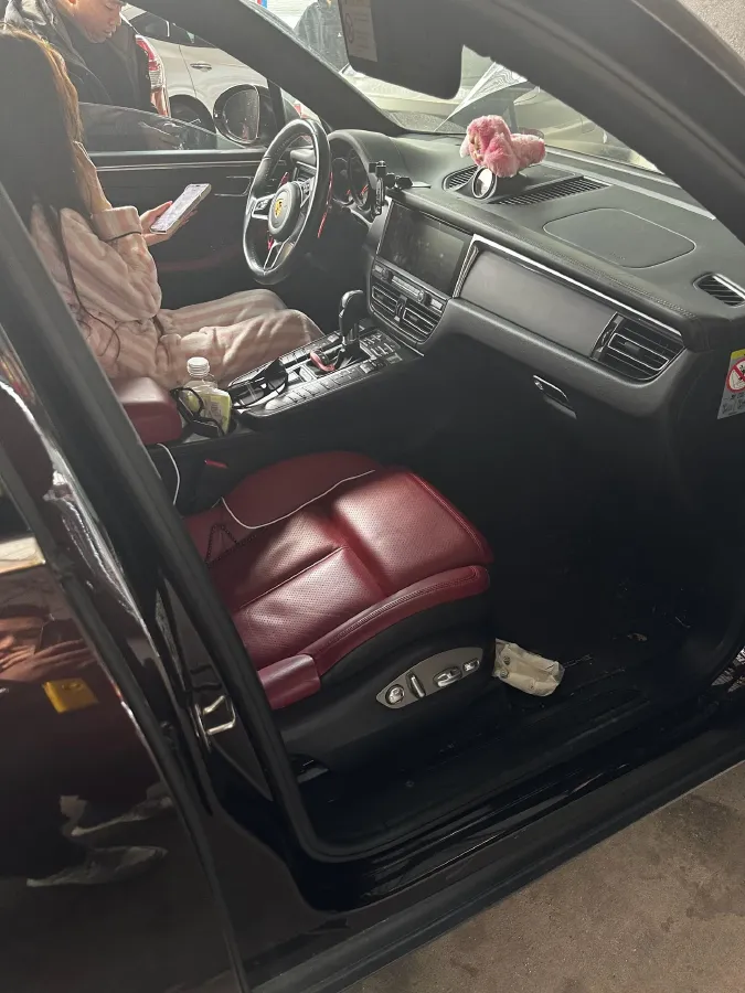 2018 Porsche Macan 2.0T 252HP L4 7DCT,autocango,china used car exporter,china ev exporter,chinese used car exporter,chinese used ev exporter