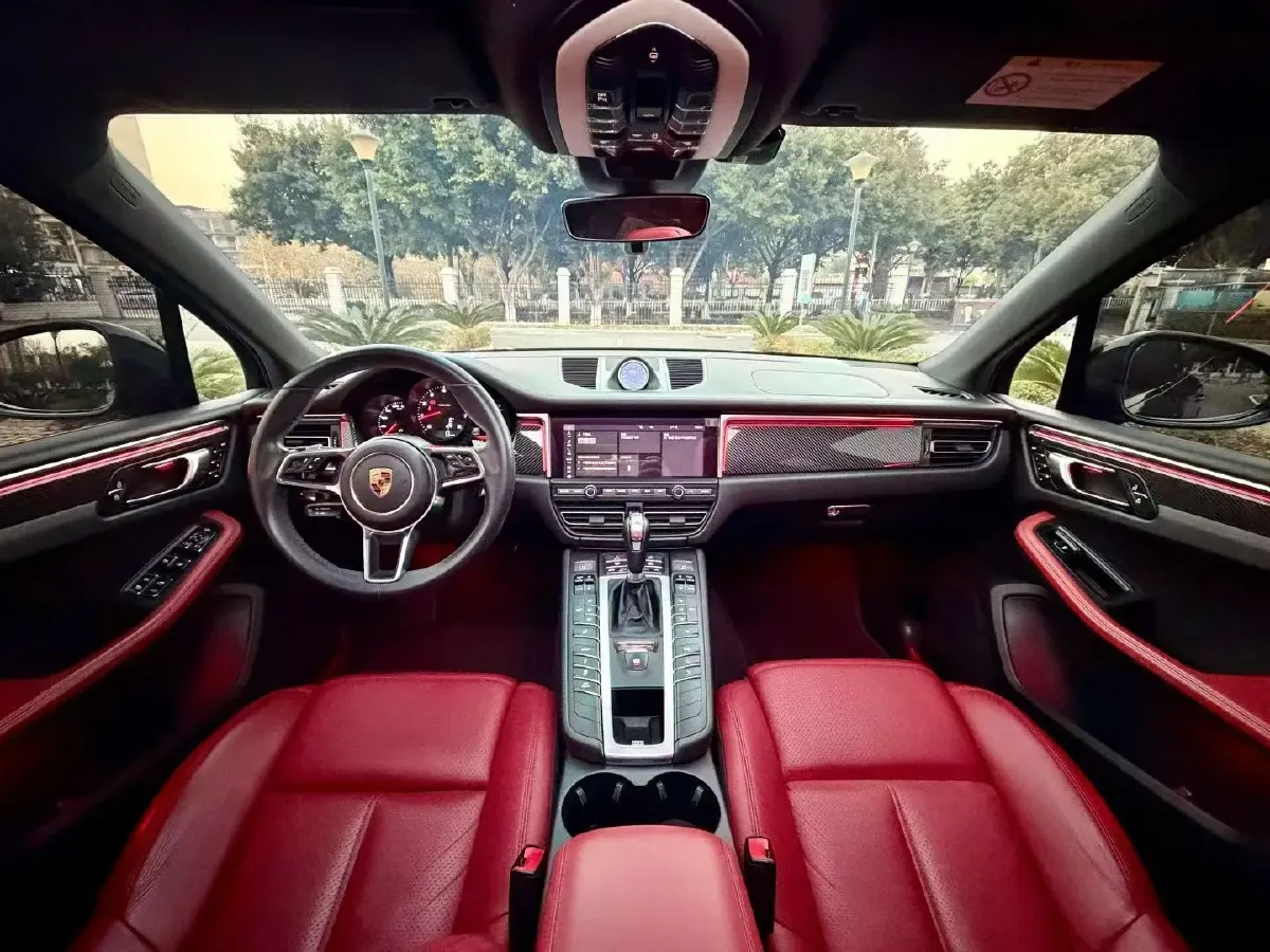 2018 Porsche Macan 2.0T 252HP L4 7DCT,autocango,china used car exporter,china ev exporter,chinese used car exporter,chinese used ev exporter