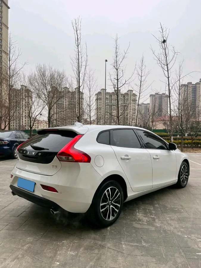 2019 Volvo V40 1.5T 152HP L4 6AT,autocango,china used car exporter,china ev exporter,chinese used car exporter,chinese used ev exporter