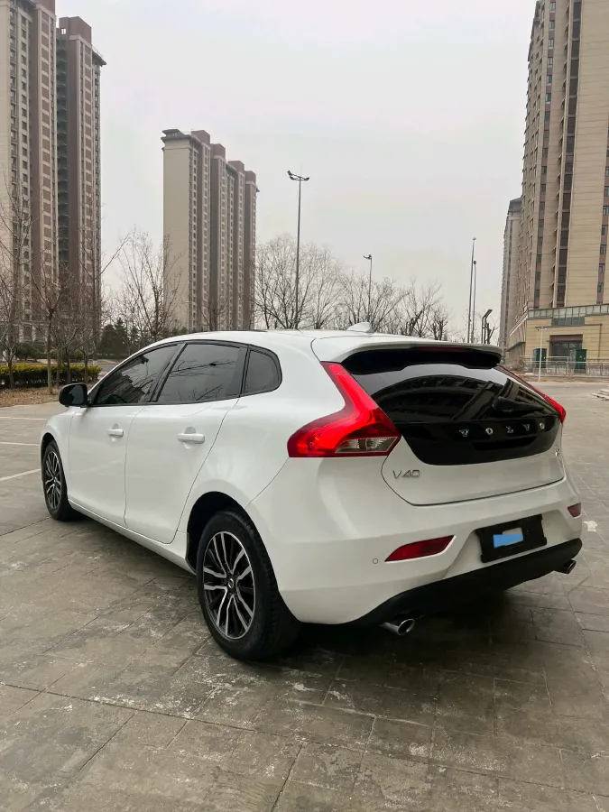 2019 Volvo V40 1.5T 152HP L4 6AT,autocango,china used car exporter,china ev exporter,chinese used car exporter,chinese used ev exporter
