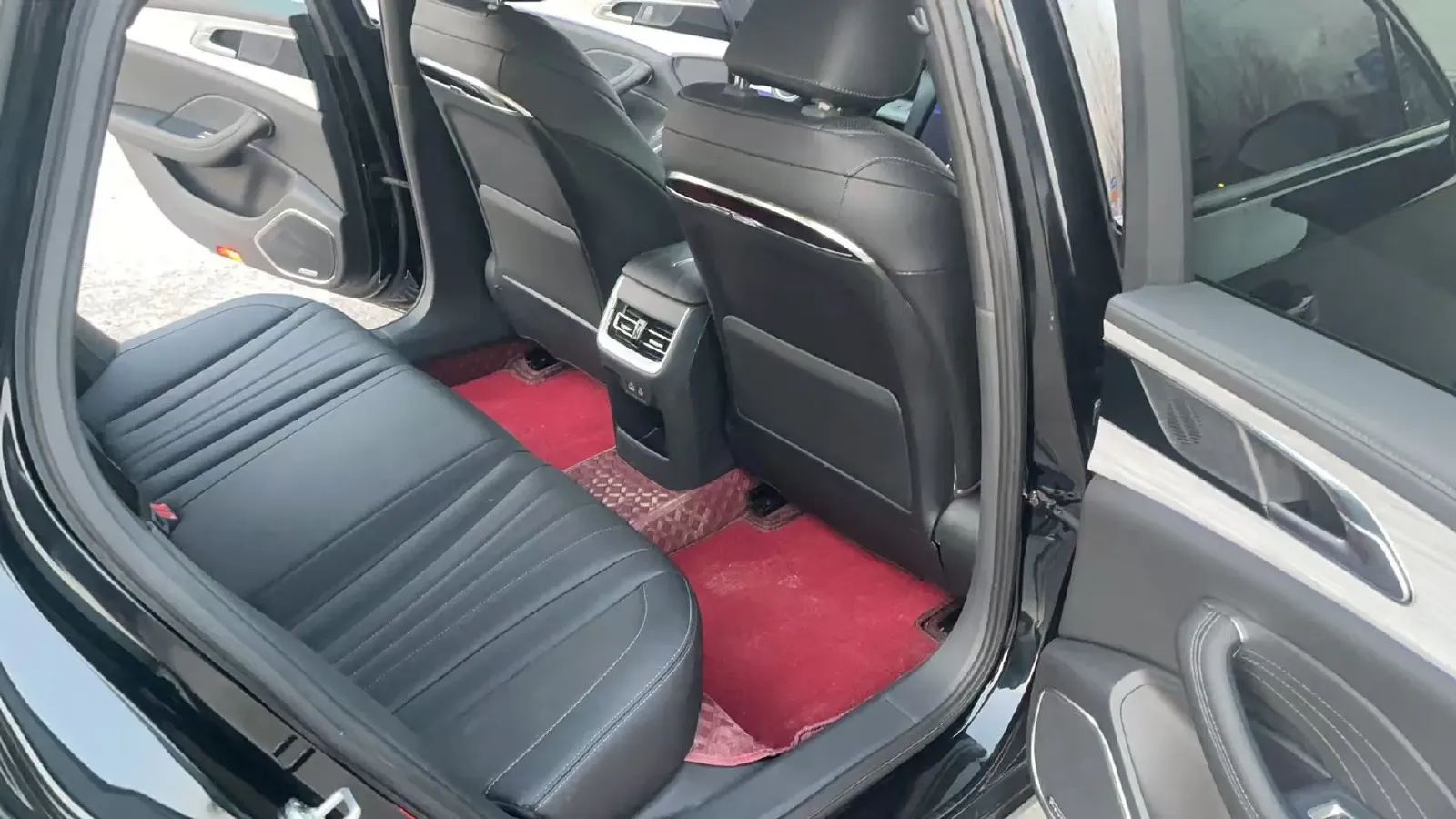 2025 HongQi H5 2.0T 224HP L4 8AT,autocango,china used car exporter,china ev exporter,chinese used car exporter,chinese used ev exporter