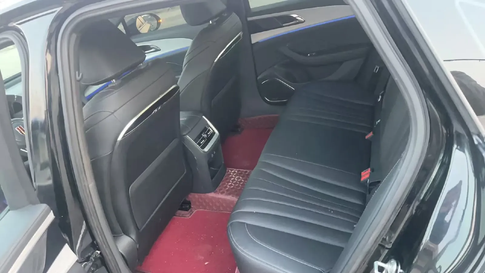 2025 HongQi H5 2.0T 224HP L4 8AT,autocango,china used car exporter,china ev exporter,chinese used car exporter,chinese used ev exporter