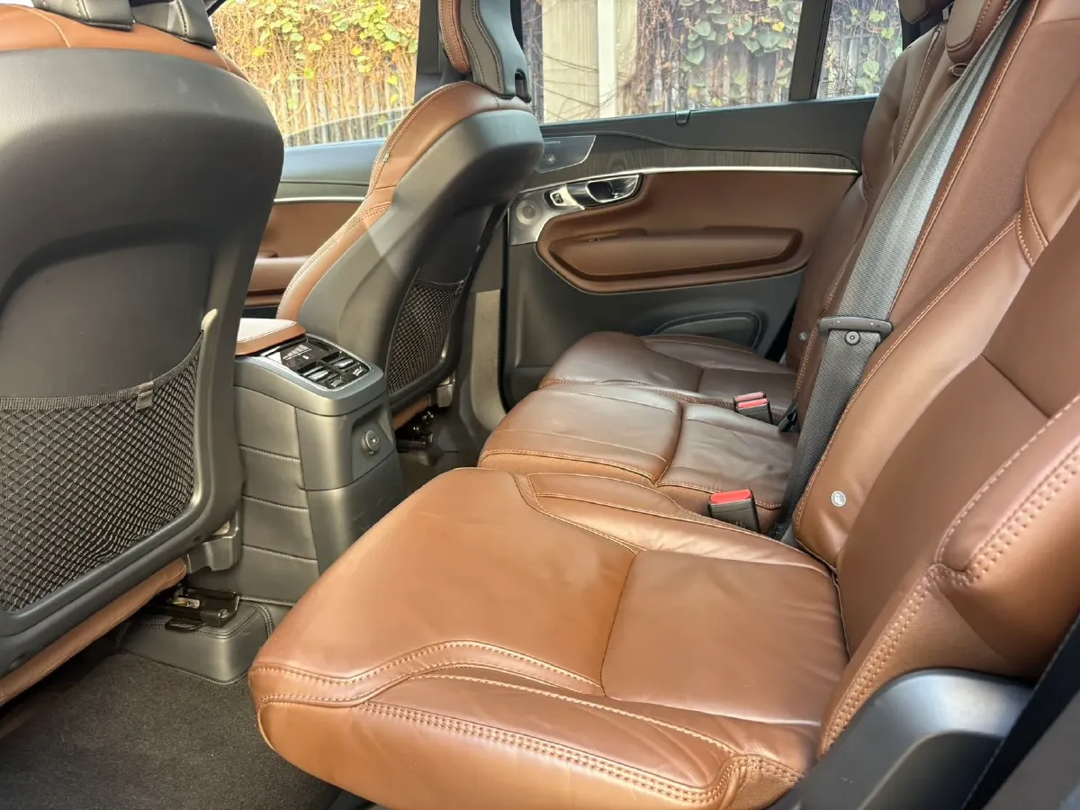 2023 Volvo XC90 PHEV 2.0T 310HP L4 8AT PHEV 18.831KWH,autocango,china used car exporter,china ev exporter,chinese used car exporter,chinese used ev exporter