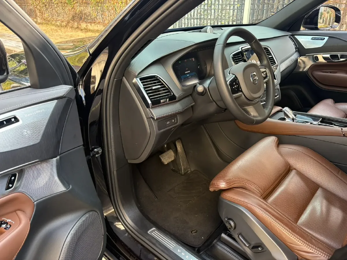 2023 Volvo XC90 PHEV 2.0T 310HP L4 8AT PHEV 18.831KWH,autocango,china used car exporter,china ev exporter,chinese used car exporter,chinese used ev exporter