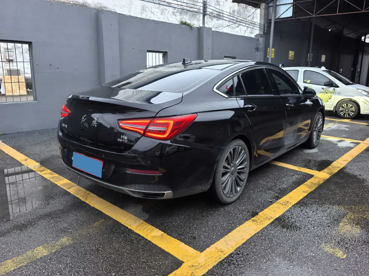 2020 HongQi H5 1.8T 197HP L4 6AT,autocango,china used car exporter,china ev exporter,chinese used car exporter,chinese used ev exporter