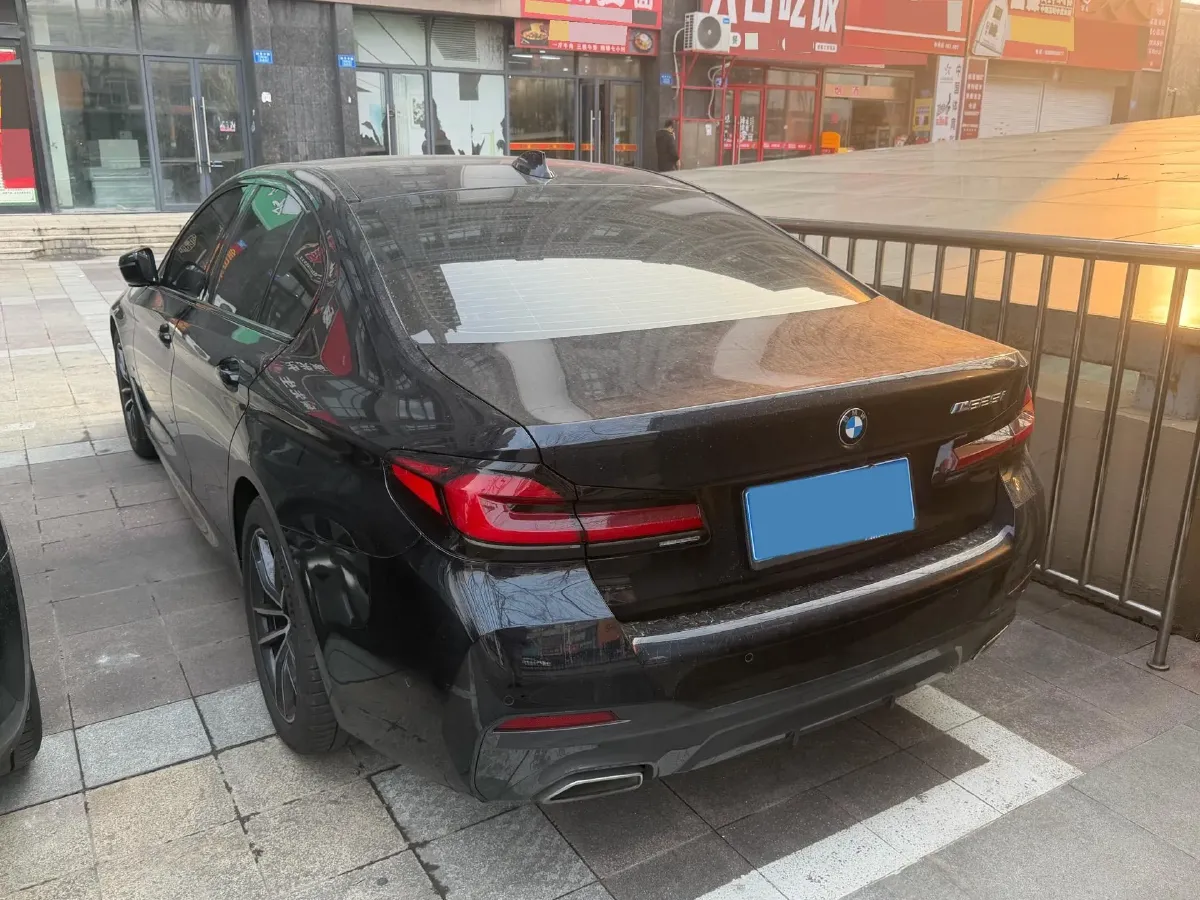 2022 BMW 5 Series 2.0T 184HP L4 8AT,autocango,china used car exporter,china ev exporter,chinese used car exporter,chinese used ev exporter