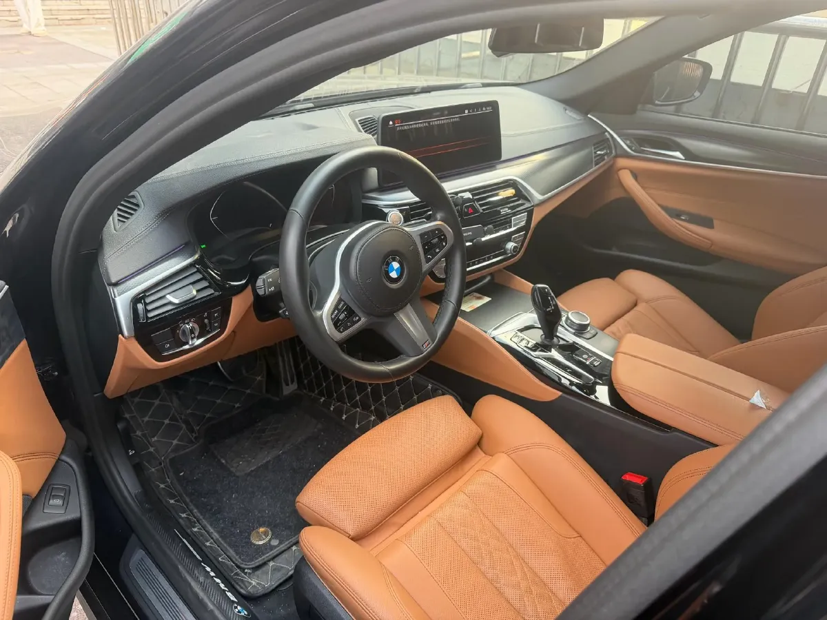 2022 BMW 5 Series 2.0T 184HP L4 8AT,autocango,china used car exporter,china ev exporter,chinese used car exporter,chinese used ev exporter