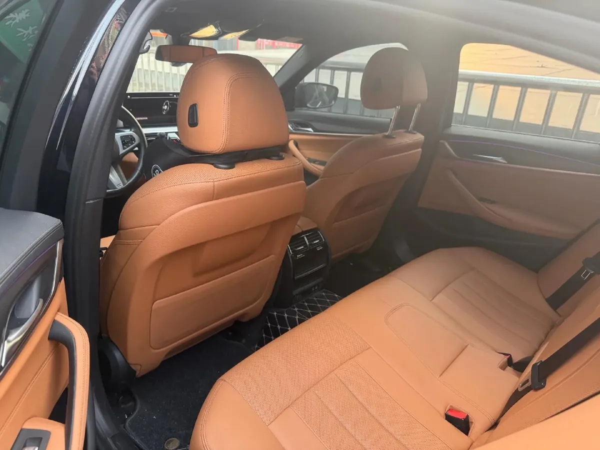 2022 BMW 5 Series 2.0T 184HP L4 8AT,autocango,china used car exporter,china ev exporter,chinese used car exporter,chinese used ev exporter