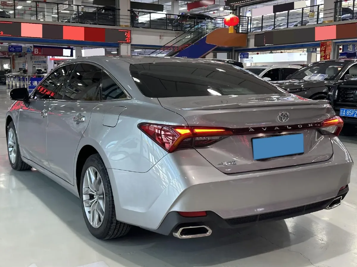 2022 Toyota Avalon 2.5L 209HP L4 8AT,autocango,china used car exporter,china ev exporter,chinese used car exporter,chinese used ev exporter