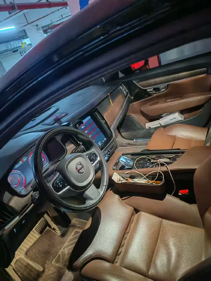 2021 Volvo S90 2.0T 250HP L4 8AT,autocango,china used car exporter,china ev exporter,chinese used car exporter,chinese used ev exporter