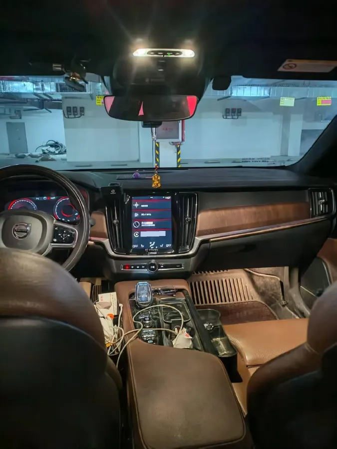 2021 Volvo S90 2.0T 250HP L4 8AT,autocango,china used car exporter,china ev exporter,chinese used car exporter,chinese used ev exporter