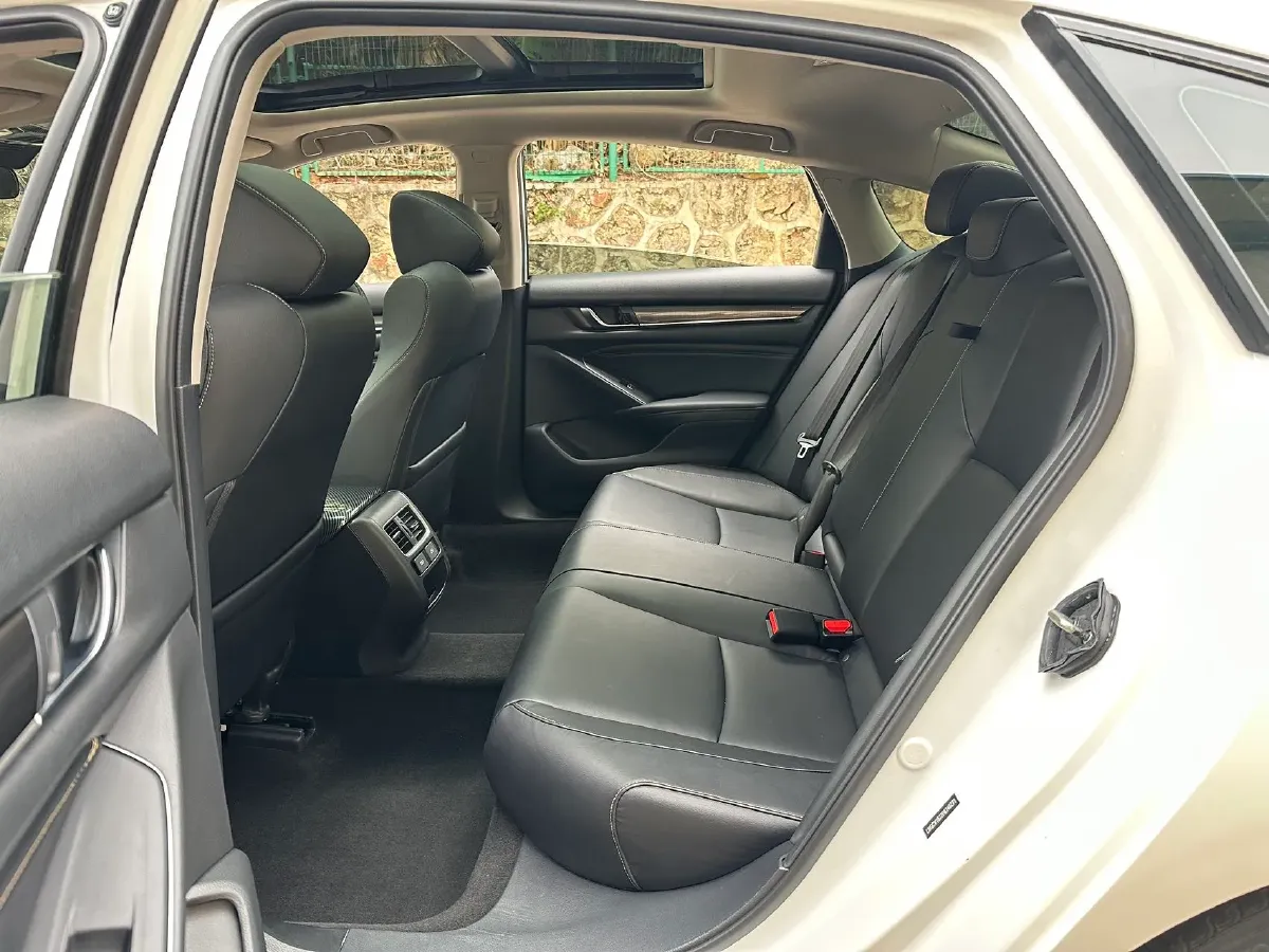 2022 Honda Accord 1.5T 194HP L4 CVT,autocango,china used car exporter,china ev exporter,chinese used car exporter,chinese used ev exporter