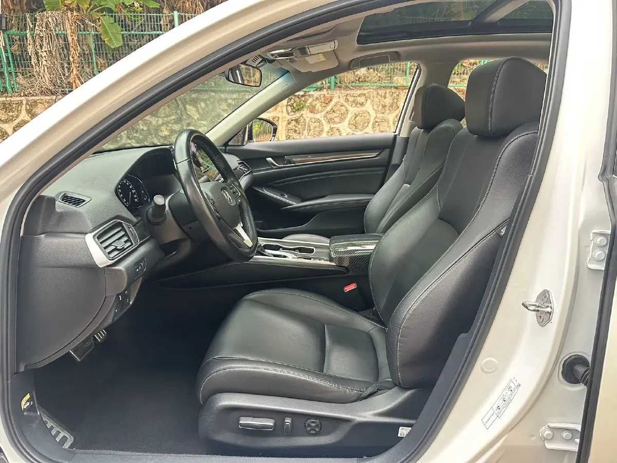 2022 Honda Accord 1.5T 194HP L4 CVT,autocango,china used car exporter,china ev exporter,chinese used car exporter,chinese used ev exporter