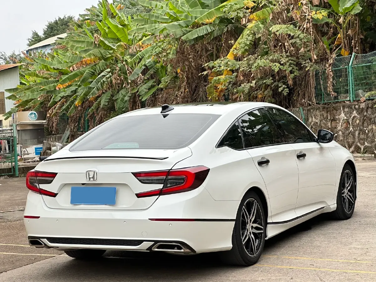 2022 Honda Accord 1.5T 194HP L4 CVT,autocango,china used car exporter,china ev exporter,chinese used car exporter,chinese used ev exporter
