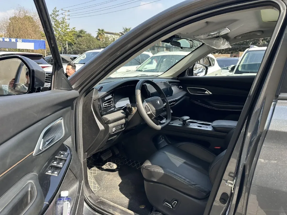 2024 ChangAn X7 PLUS 1.5T 188HP L4 7DCT,autocango,china used car exporter,china ev exporter,chinese used car exporter,chinese used ev exporter