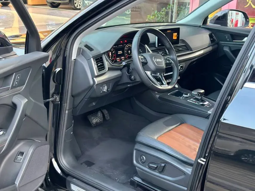 2020 Audi Q5L 2.0T 252HP L4 7DCT,autocango,china used car exporter,china ev exporter,chinese used car exporter,chinese used ev exporter