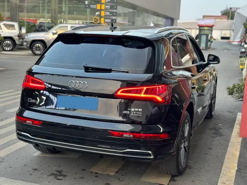 2020 Audi Q5L 2.0T 252HP L4 7DCT,autocango,china used car exporter,china ev exporter,chinese used car exporter,chinese used ev exporter