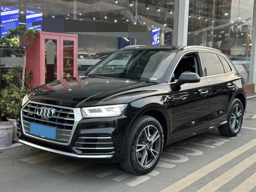 2020 Audi Q5L 2.0T 252HP L4 7DCT,autocango,china used car exporter,china ev exporter,chinese used car exporter,chinese used ev exporter