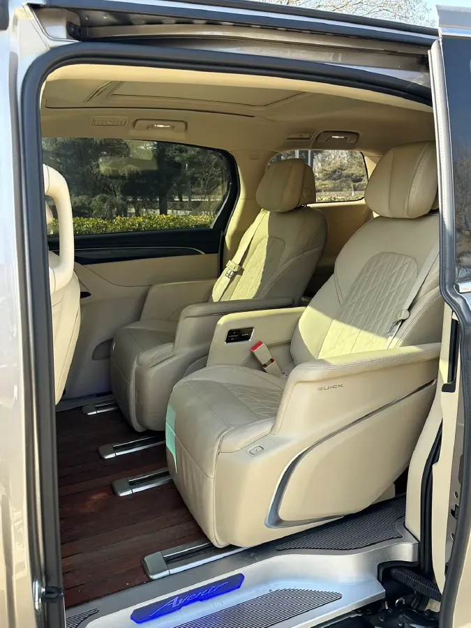 2022 Buick GL8 2.0T 237HP L4 9AT,autocango,china used car exporter,china ev exporter,chinese used car exporter,chinese used ev exporter