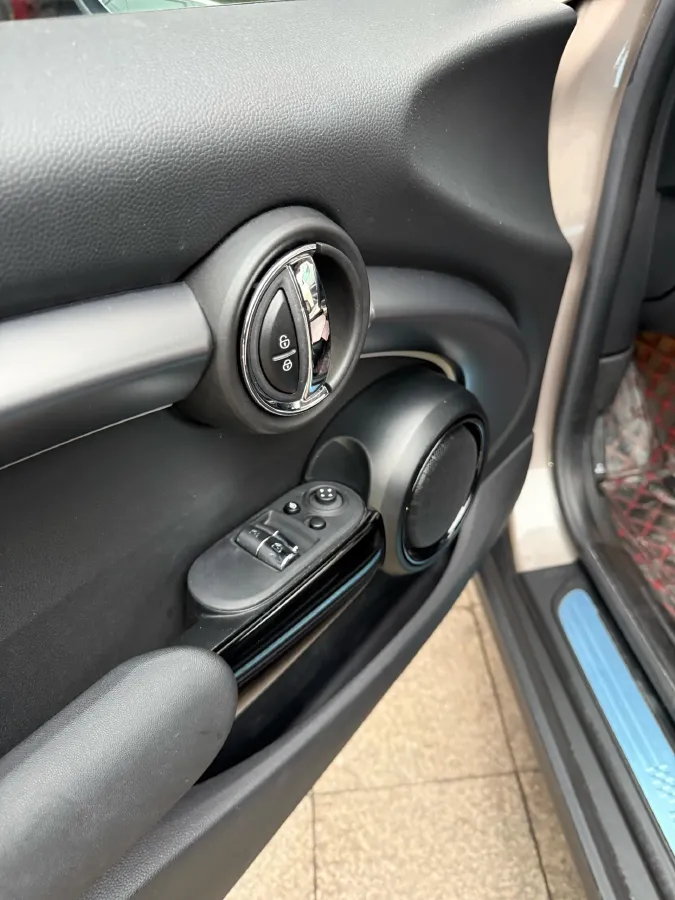 2022 MINI MINI 2.0T 192HP L4 7DCT,autocango,china used car exporter,china ev exporter,chinese used car exporter,chinese used ev exporter