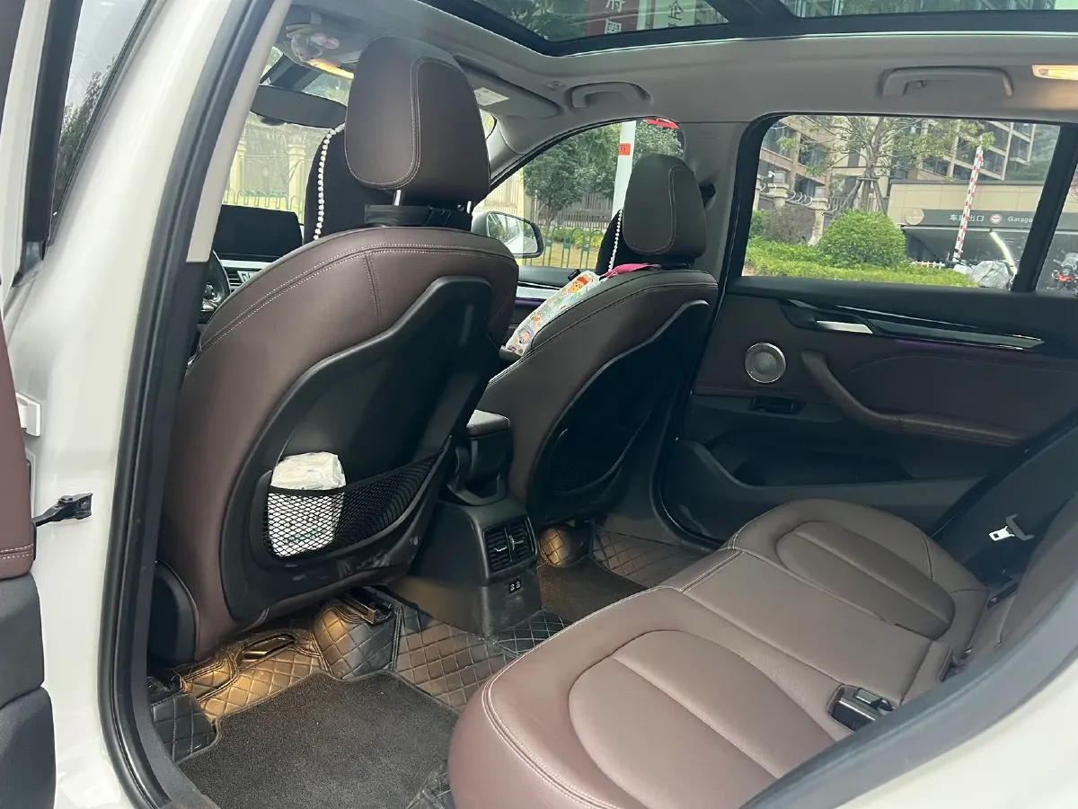 2022 BMW X1 2.0T 192HP L4 7DCT,autocango,china used car exporter,china ev exporter,chinese used car exporter,chinese used ev exporter