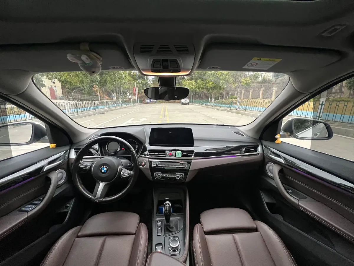 2022 BMW X1 2.0T 192HP L4 7DCT,autocango,china used car exporter,china ev exporter,chinese used car exporter,chinese used ev exporter