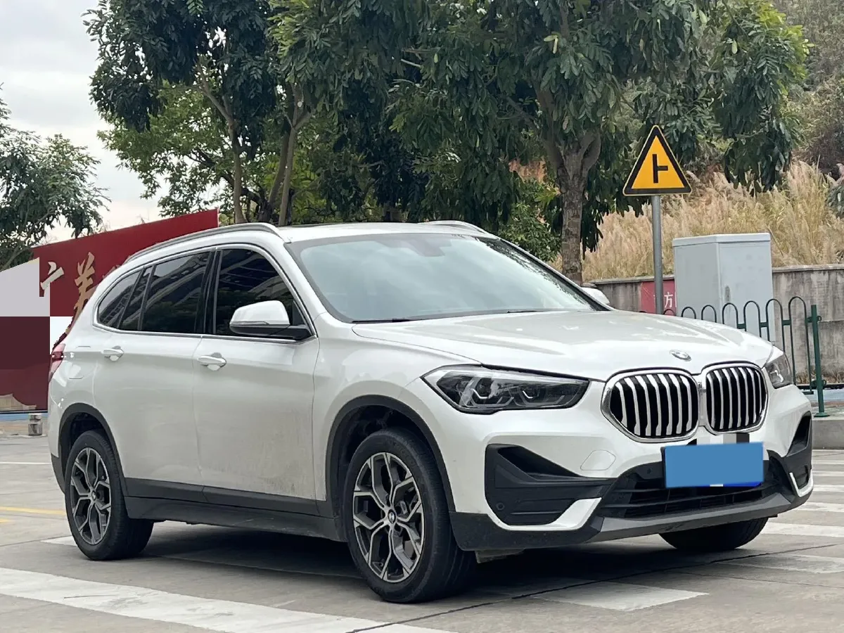 2022 BMW X1 2.0T 192HP L4 7DCT,autocango,china used car exporter,china ev exporter,chinese used car exporter,chinese used ev exporter