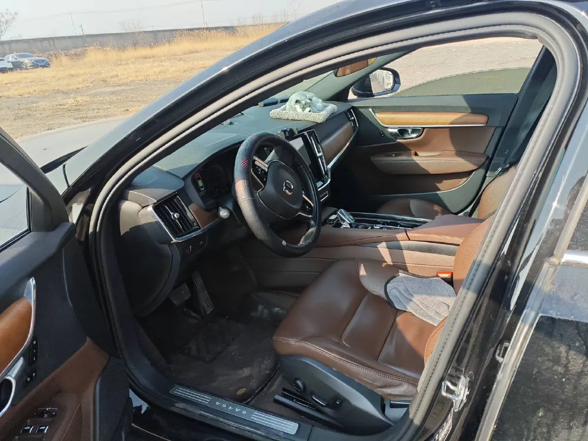 2021 Volvo S90 2.0T 250HP L4 8AT,autocango,china used car exporter,china ev exporter,chinese used car exporter,chinese used ev exporter