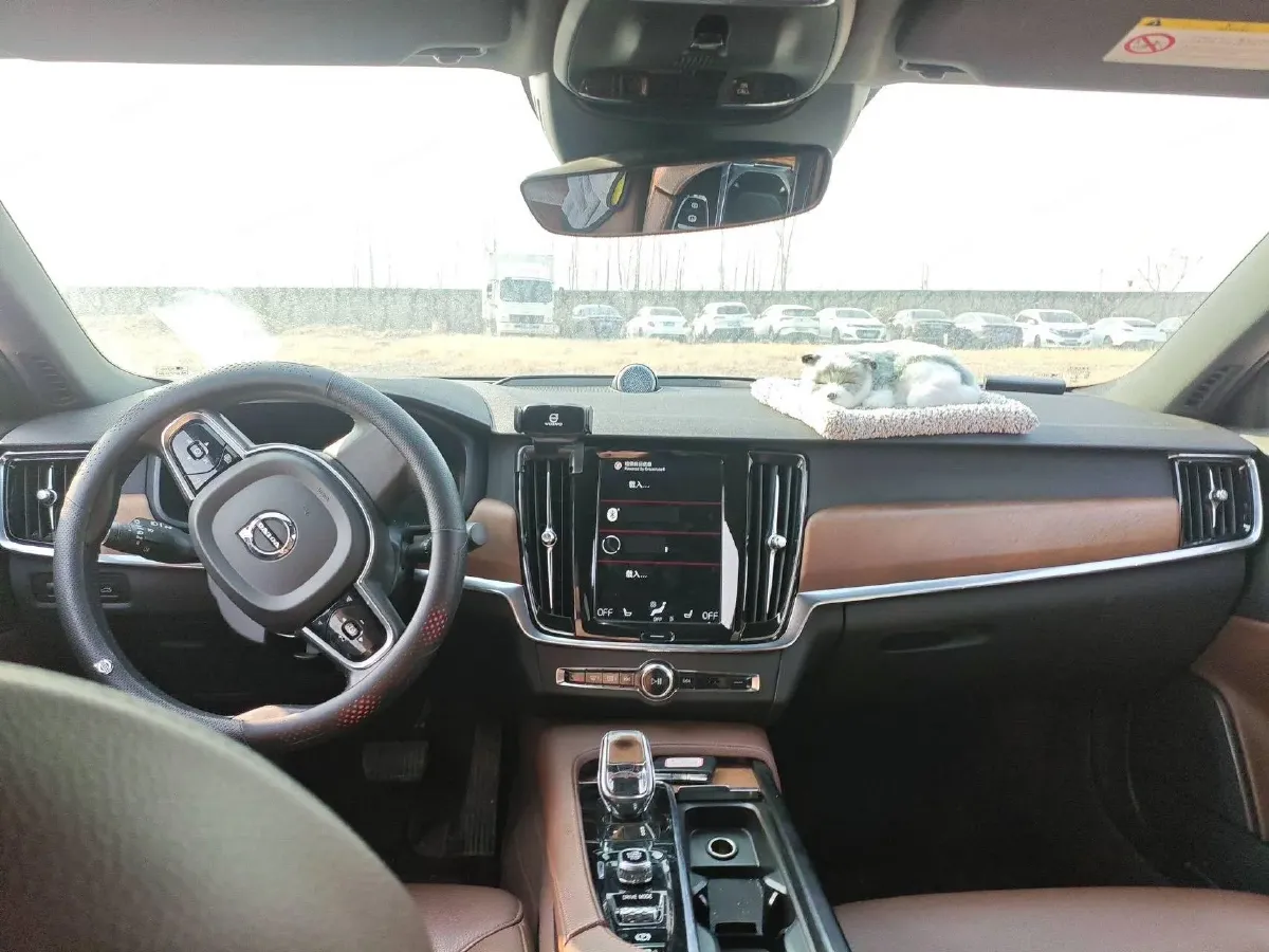 2021 Volvo S90 2.0T 250HP L4 8AT,autocango,china used car exporter,china ev exporter,chinese used car exporter,chinese used ev exporter