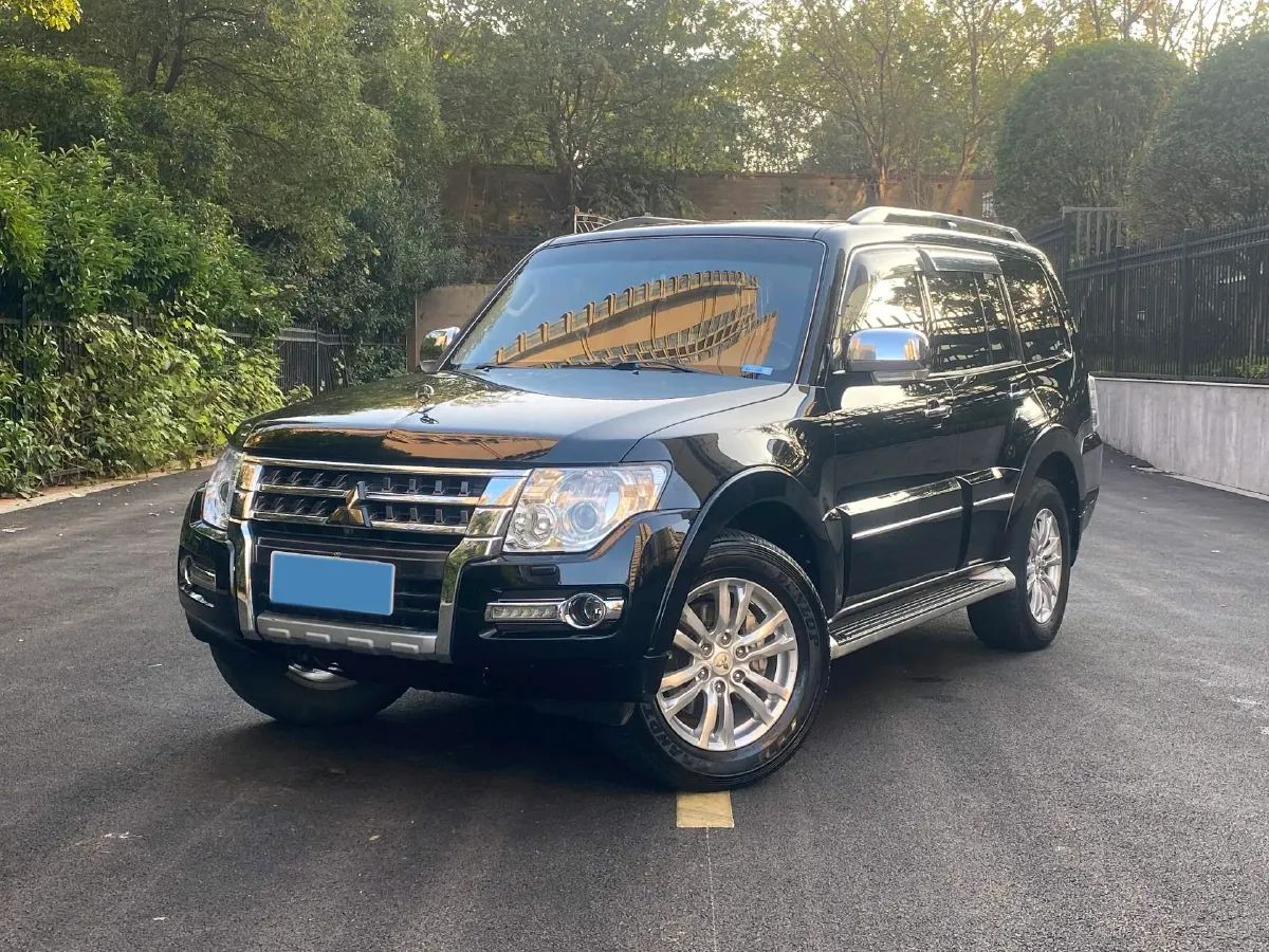 2018 Mitsubishi Pajero 3.0L 174HP V6 5AT,autocango,china used car exporter,china ev exporter,chinese used car exporter,chinese used ev exporter