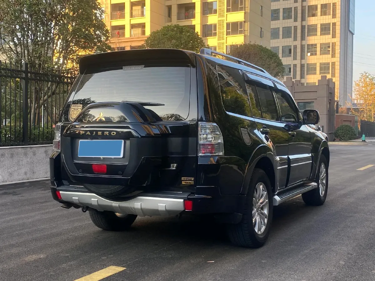 2018 Mitsubishi Pajero 3.0L 174HP V6 5AT,autocango,china used car exporter,china ev exporter,chinese used car exporter,chinese used ev exporter