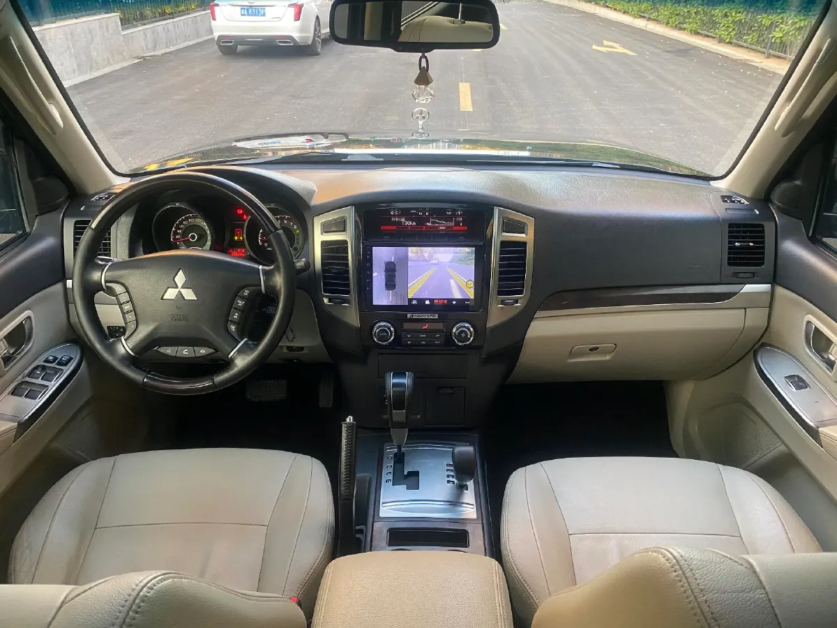 2018 Mitsubishi Pajero 3.0L 174HP V6 5AT,autocango,china used car exporter,china ev exporter,chinese used car exporter,chinese used ev exporter