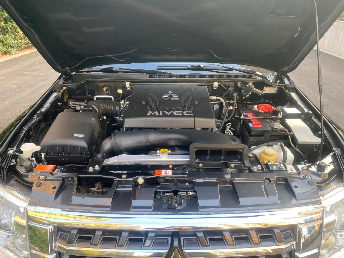 2018 Mitsubishi Pajero 3.0L 174HP V6 5AT,autocango,china used car exporter,china ev exporter,chinese used car exporter,chinese used ev exporter