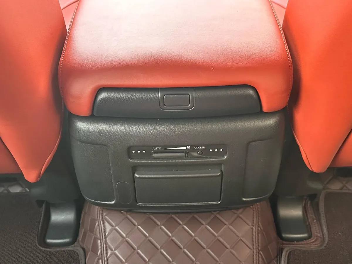 2018 Nissan Patrol 4.0L 279HP V6 7AT,autocango,china used car exporter,china ev exporter,chinese used car exporter,chinese used ev exporter