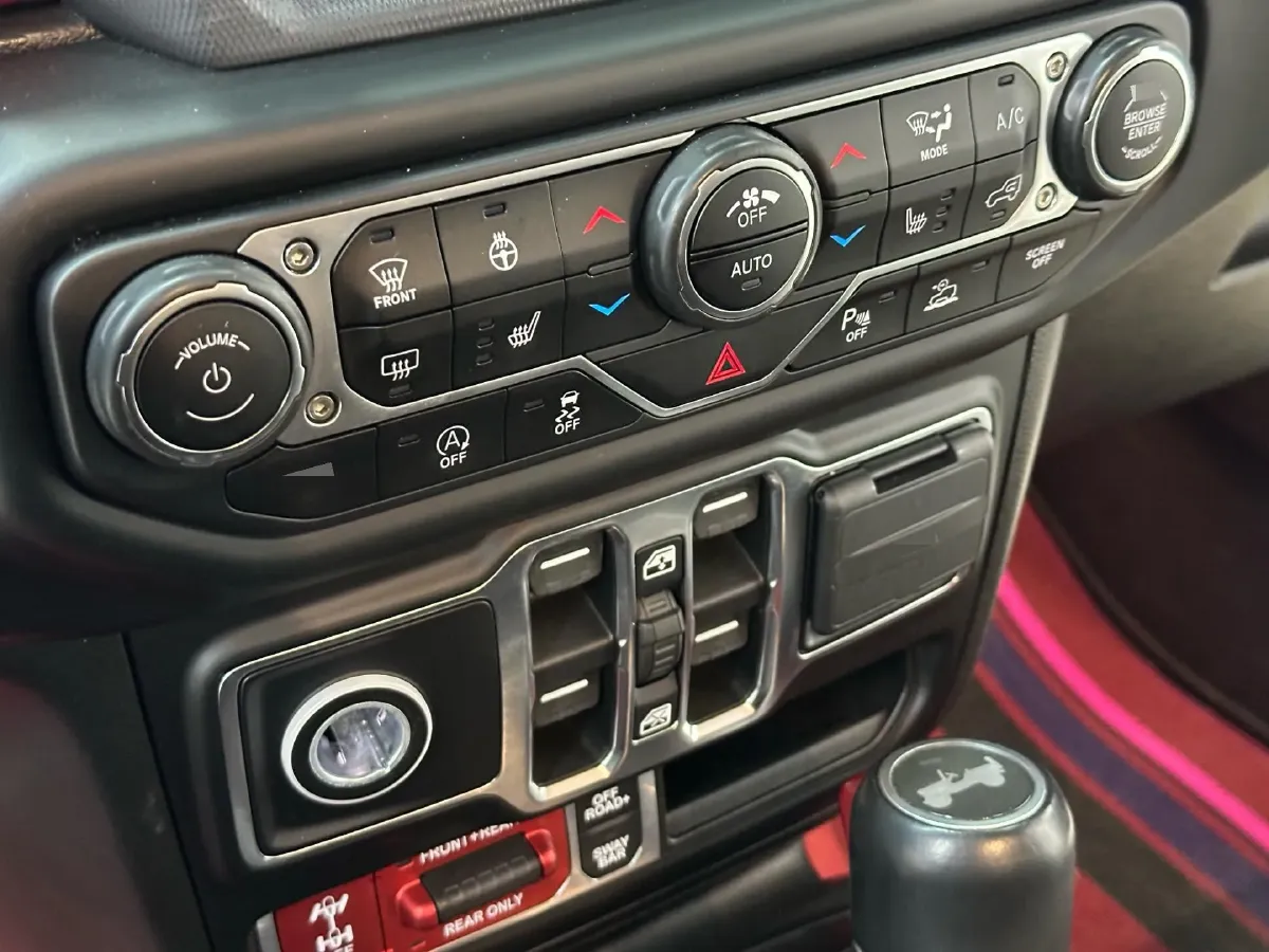 2021 Jeep Wrangler 2.0T 266HP L4 8AT,autocango,china used car exporter,china ev exporter,chinese used car exporter,chinese used ev exporter