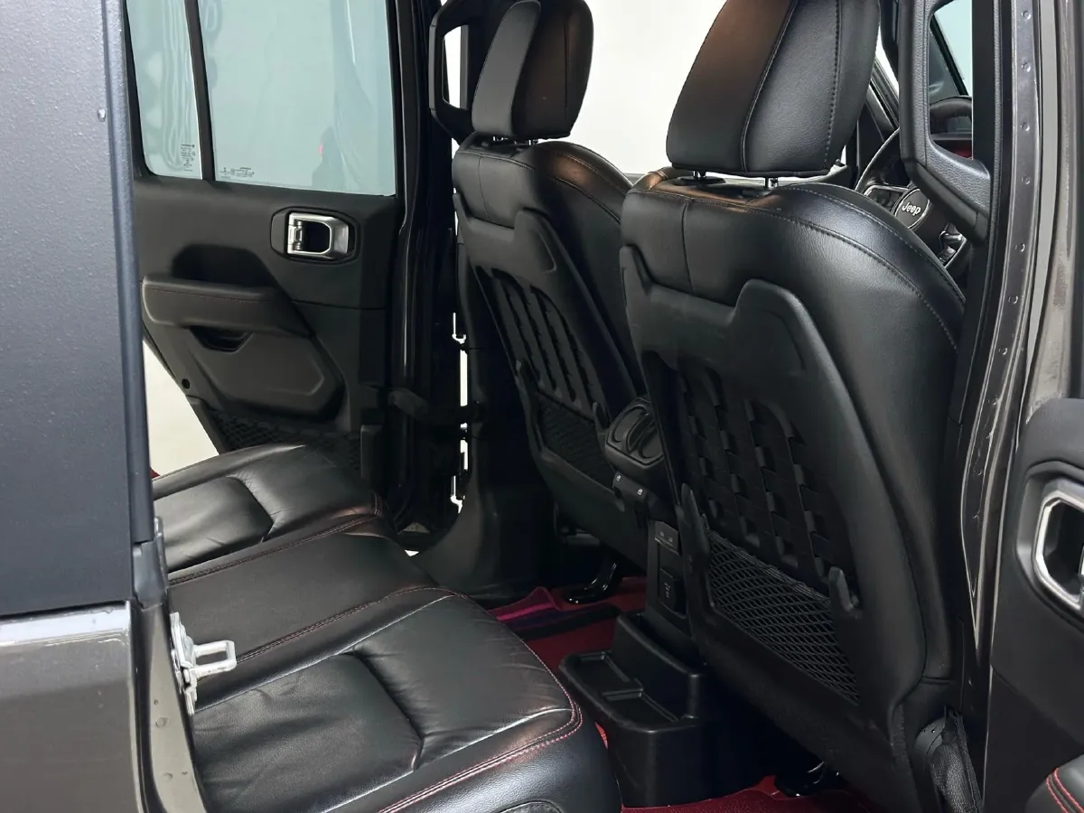 2021 Jeep Wrangler 2.0T 266HP L4 8AT,autocango,china used car exporter,china ev exporter,chinese used car exporter,chinese used ev exporter