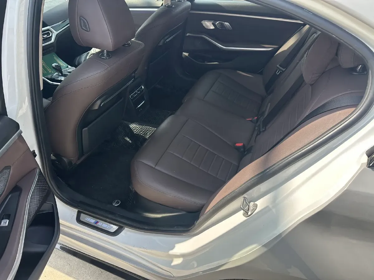 2021 BMW 3 Series 2.0T 156HP L4 8AT,autocango,china used car exporter,china ev exporter,chinese used car exporter,chinese used ev exporter