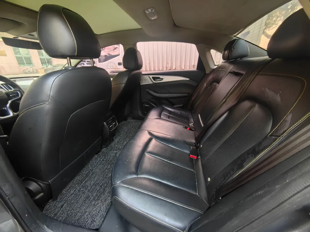 2022 JMC YuHu 7 2.0T 141HP L4 8AT,autocango,china used car exporter,china ev exporter,chinese used car exporter,chinese used ev exporter