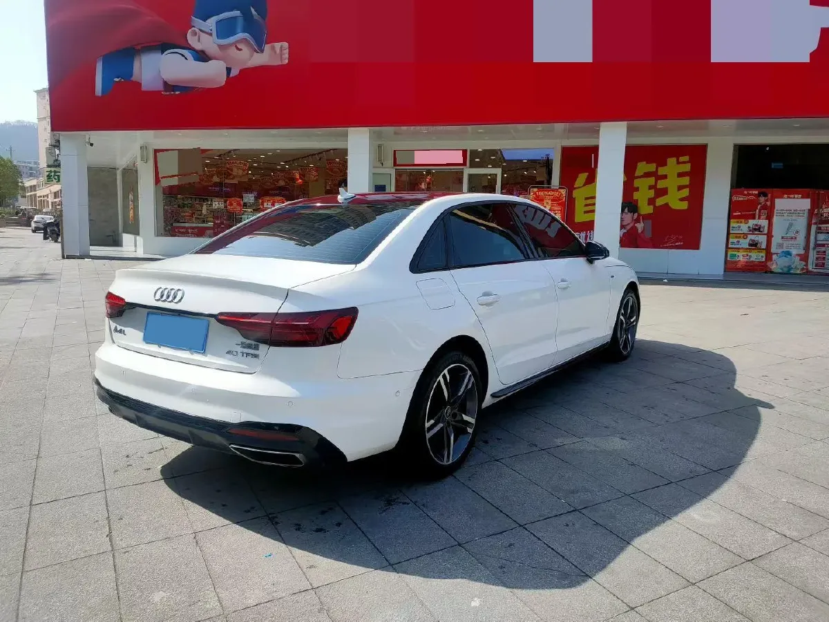 2022 Audi A4L 2.0T 190HP L4 7DCT,autocango,china used car exporter,china ev exporter,chinese used car exporter,chinese used ev exporter