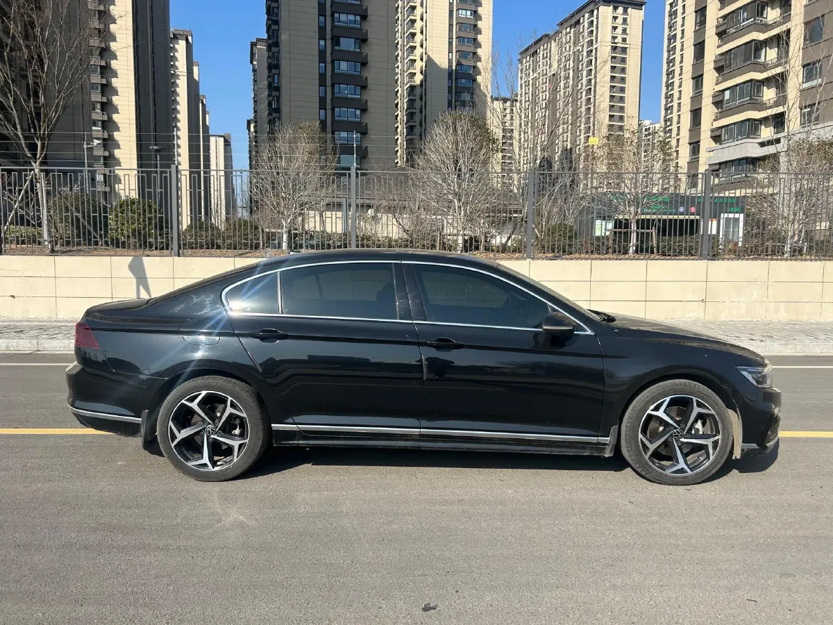 2023 Volkswagen Magotan 2.0T 186HP L4 7DCT,autocango,china used car exporter,china ev exporter,chinese used car exporter,chinese used ev exporter