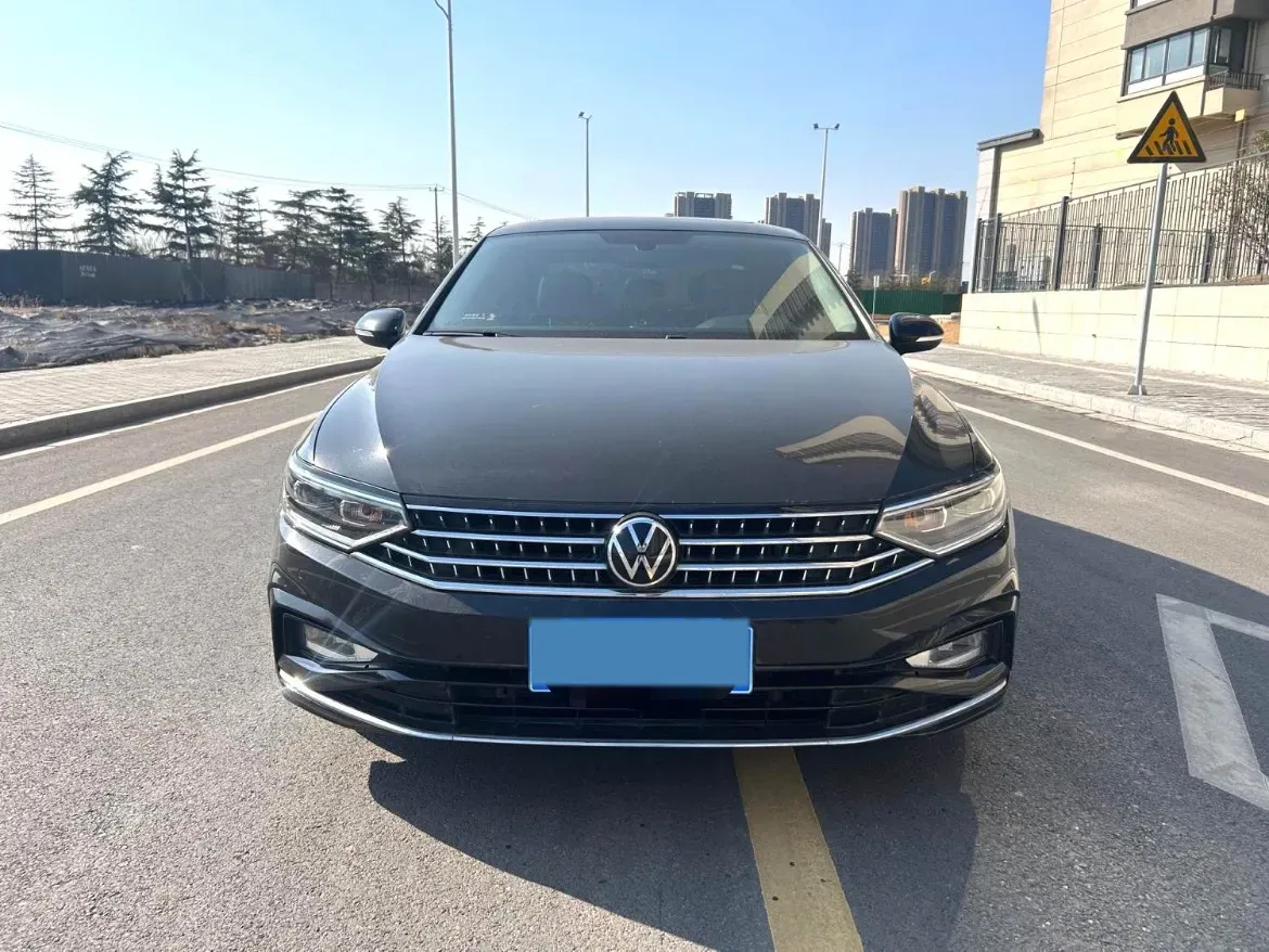 2023 Volkswagen Magotan 2.0T 186HP L4 7DCT,autocango,china used car exporter,china ev exporter,chinese used car exporter,chinese used ev exporter