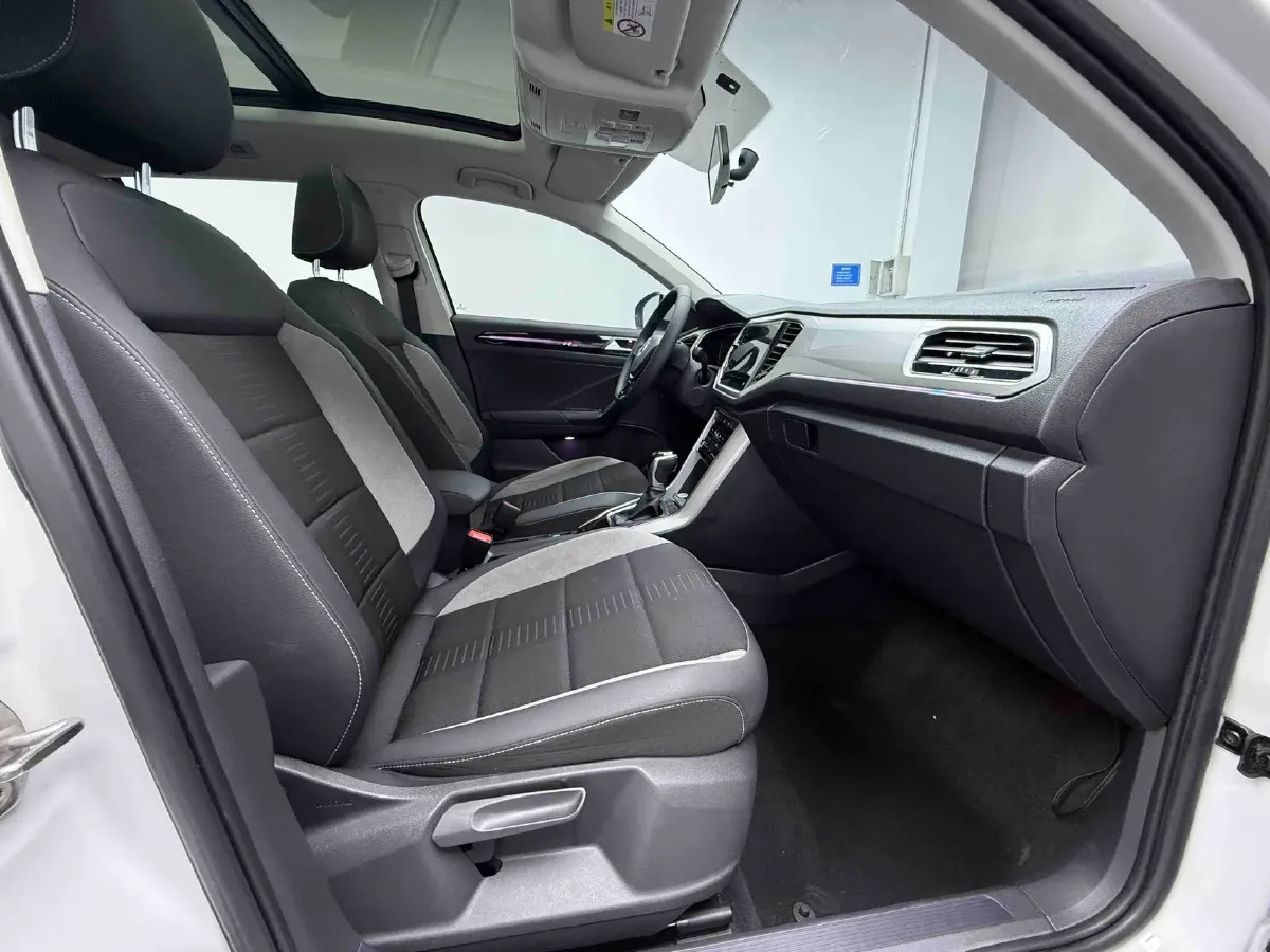 2021 Volkswagen T-Roc 1.4T 150HP L4 7DCT,autocango,china used car exporter,china ev exporter,chinese used car exporter,chinese used ev exporter