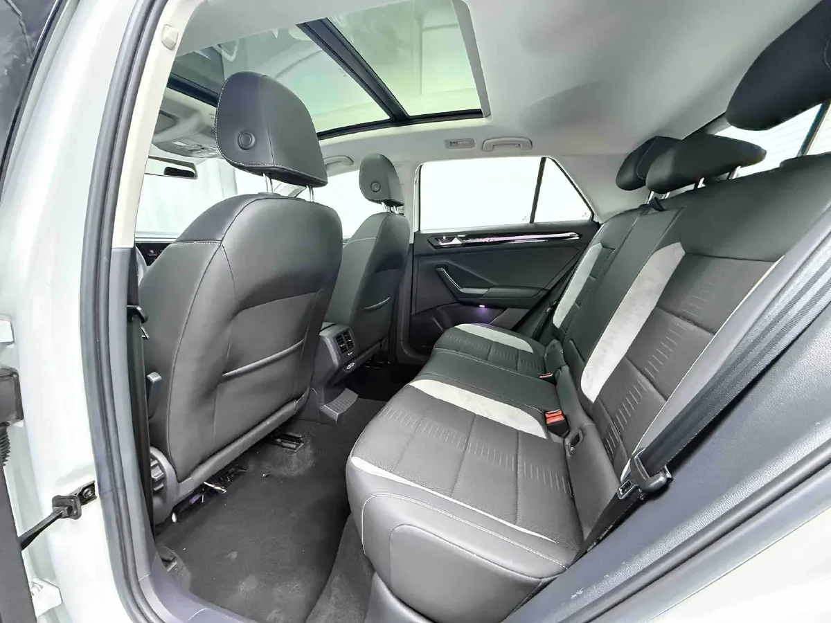 2021 Volkswagen T-Roc 1.4T 150HP L4 7DCT,autocango,china used car exporter,china ev exporter,chinese used car exporter,chinese used ev exporter