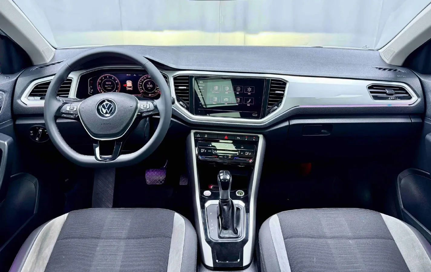 2021 Volkswagen T-Roc 1.4T 150HP L4 7DCT,autocango,china used car exporter,china ev exporter,chinese used car exporter,chinese used ev exporter