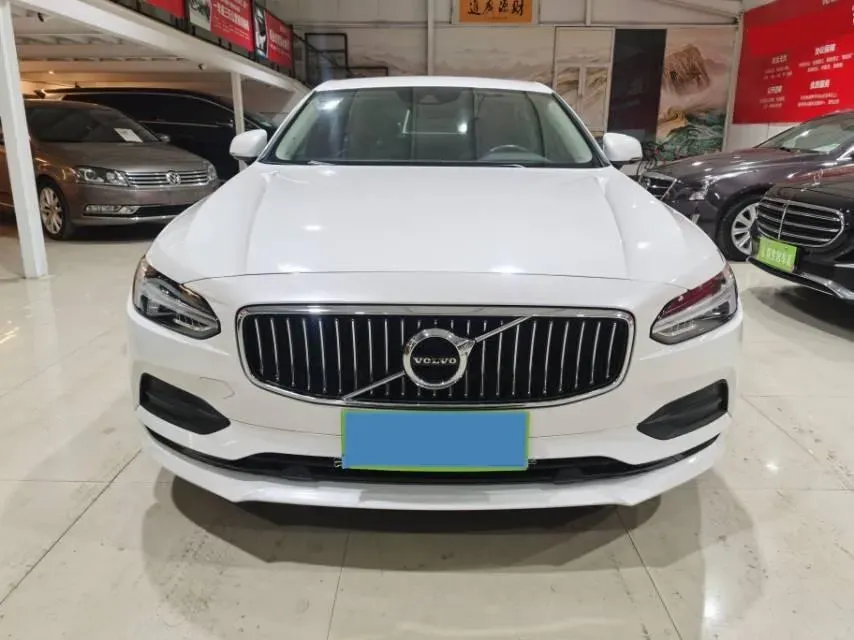 2018 Volvo S90 2.0T 190HP L4 8AT,autocango,china used car exporter,china ev exporter,chinese used car exporter,chinese used ev exporter