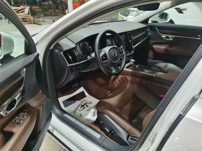 2018 Volvo S90 2.0T 190HP L4 8AT,autocango,china used car exporter,china ev exporter,chinese used car exporter,chinese used ev exporter