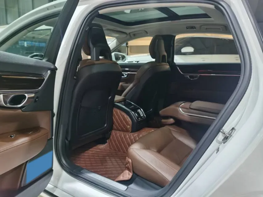 2018 Volvo S90 2.0T 190HP L4 8AT,autocango,china used car exporter,china ev exporter,chinese used car exporter,chinese used ev exporter