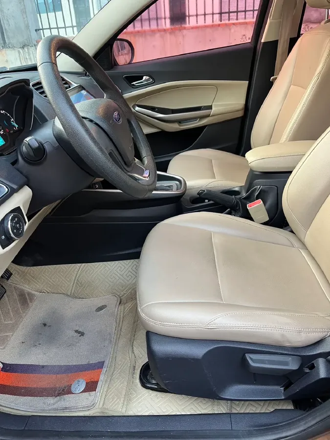 2017 Ford Escort 1.5L 113HP L4 6AT,autocango,china used car exporter,china ev exporter,chinese used car exporter,chinese used ev exporter